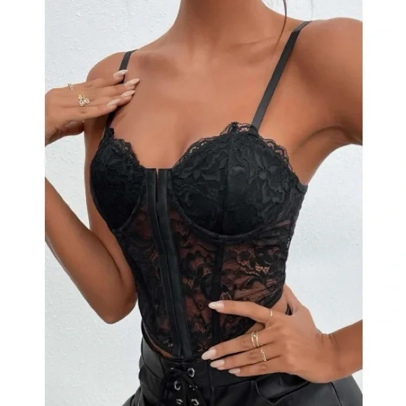 Boho black lace corset crop top - Picture 2 of 6
